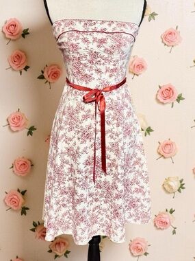 Tease me, strapless, White Dress with Red Toile Print & lovely Red satin Ribbon